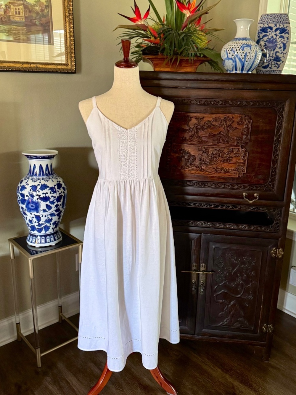 White size Med, Midi by Old Navy, 100% Cotton Pleats & Crochet Bodice, Gorgeous!